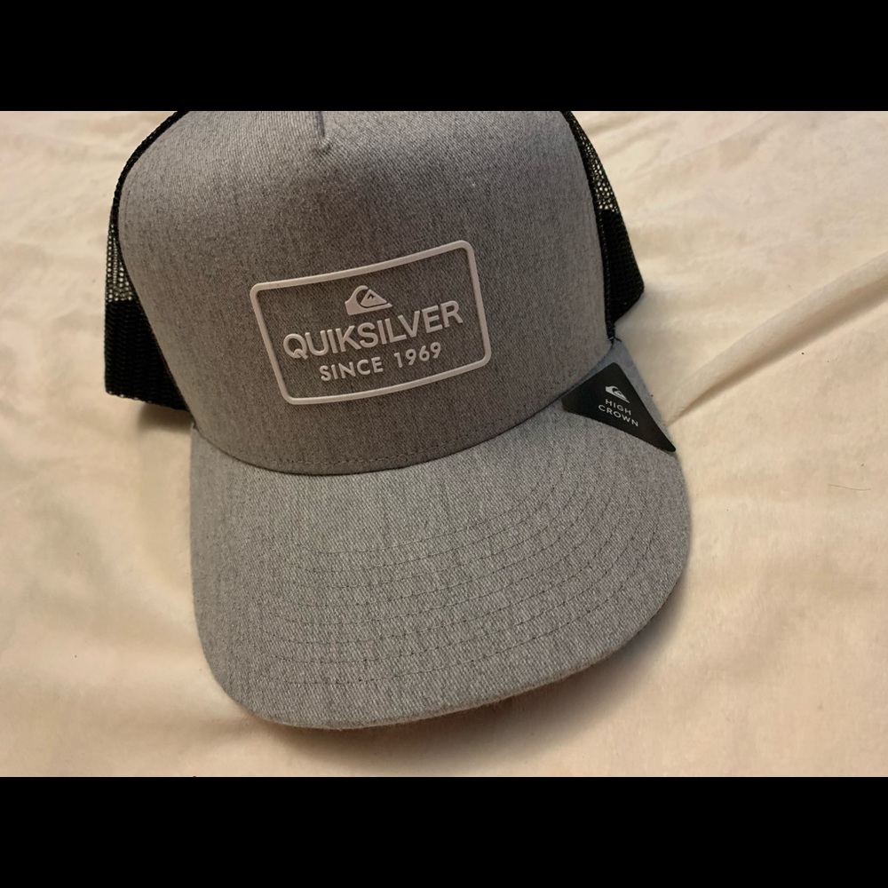 Gray quick silver men’s hat. Brand new